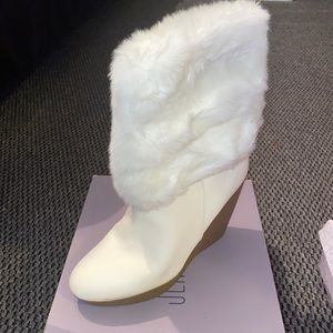 White snow boots